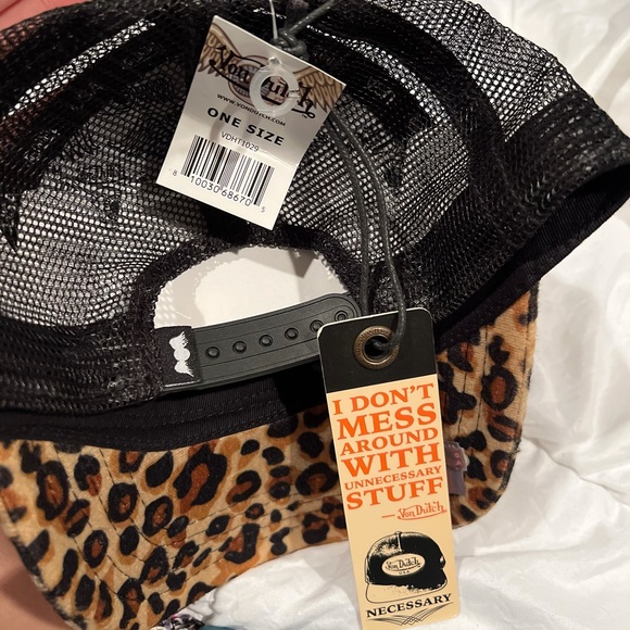 Hats don’t look good on me - Picture 3 of 3